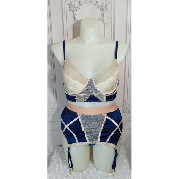 NWT Retro Blue & Cream Bra Thong Garter 3 Piece Set High Waist Satin Lace Sz 12 - Picture 3 of 9